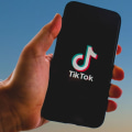 Todo lo que necesitas saber sobre cuánto tarda TikTok en depositar dinero y su marketing